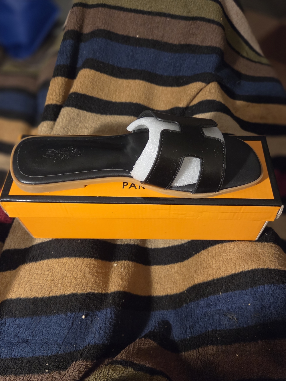 Hermès Oran Sandal Sandals in Black & Orange EU 40